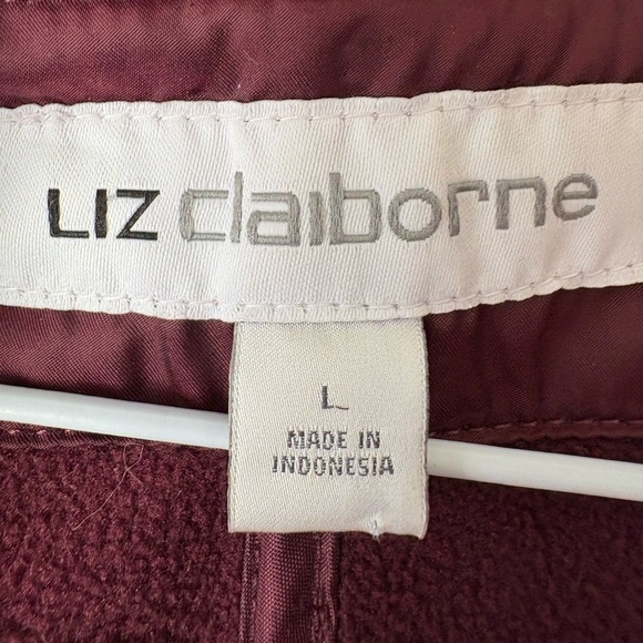 Liz Claiborne, size L, Women’s Burgundy Puffer Jacket, waffle hood and elbow - Picture 5 of 10